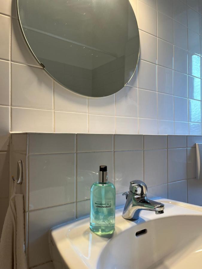 Wohnen Mit Kuenstlerflair In Muenchen Apartment Exterior photo