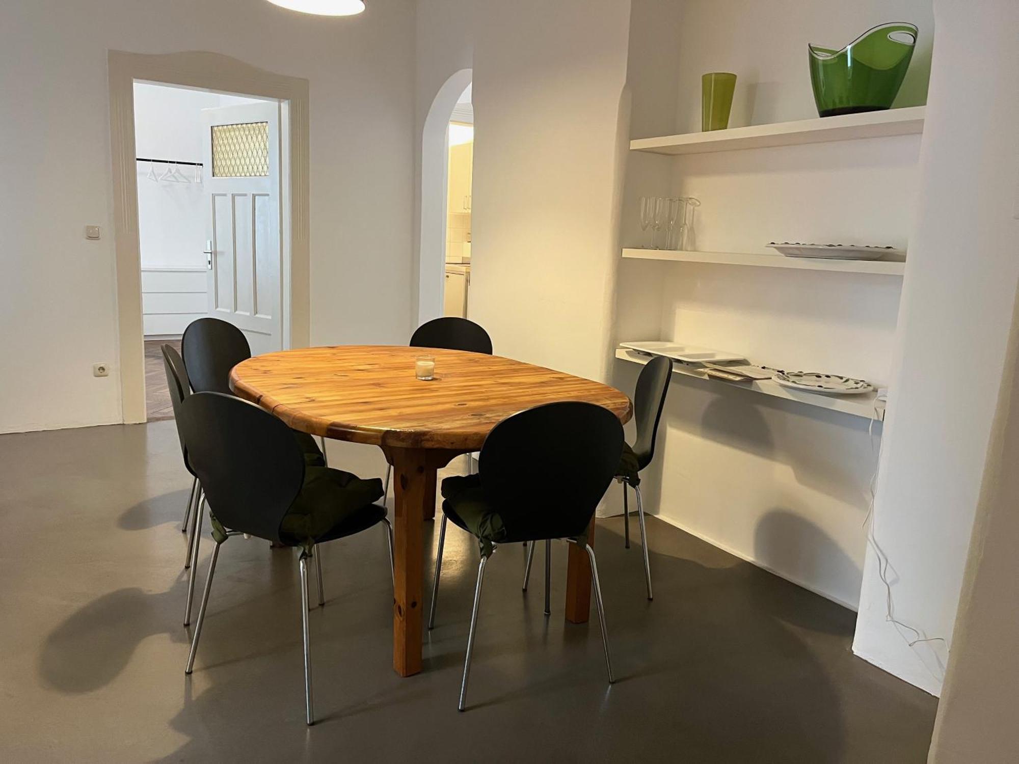 Wohnen Mit Kuenstlerflair In Muenchen Apartment Exterior photo