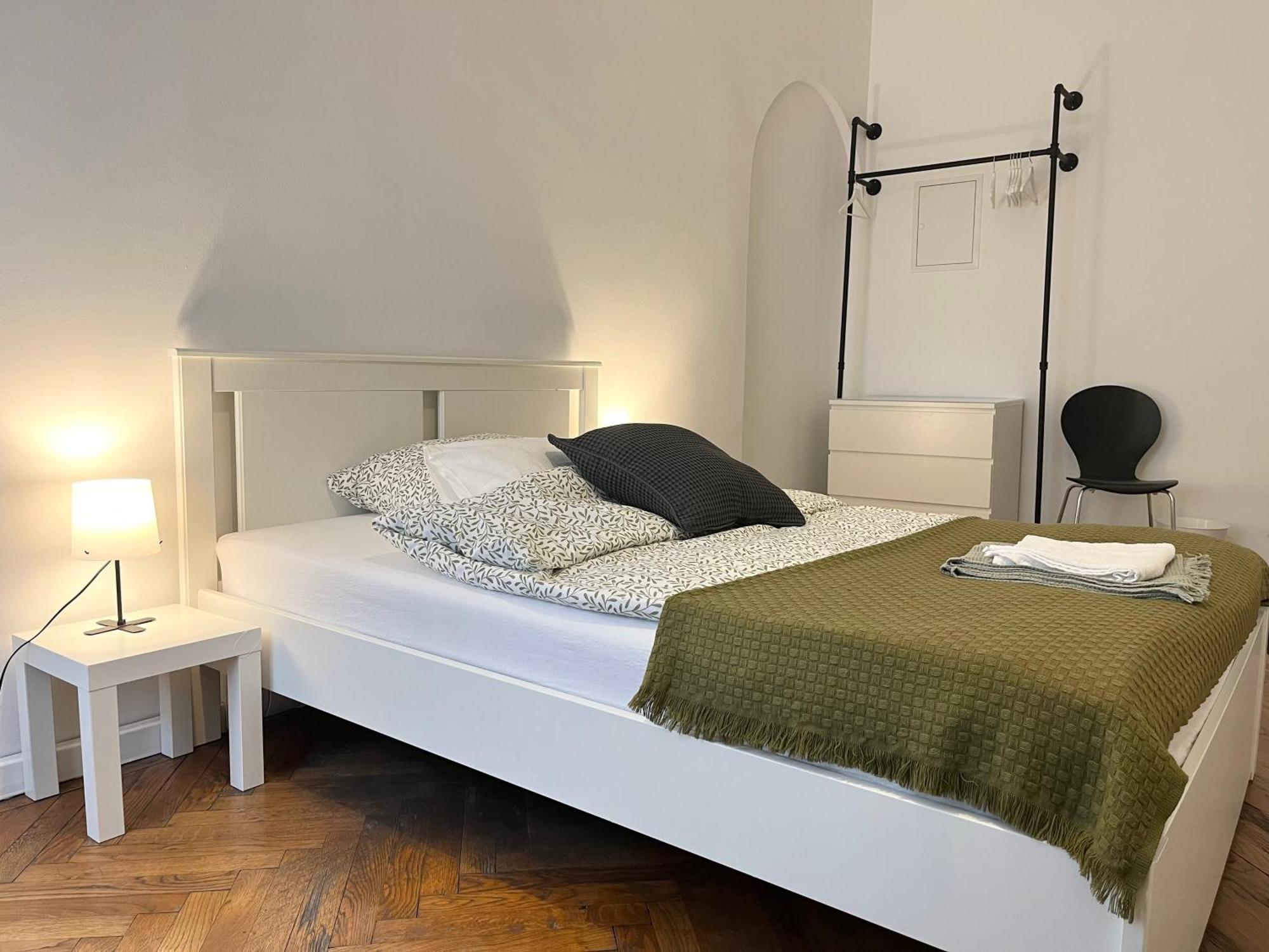 Wohnen Mit Kuenstlerflair In Muenchen Apartment Exterior photo