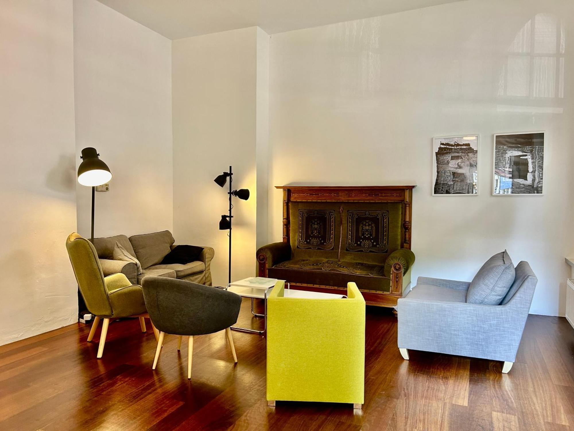 Wohnen Mit Kuenstlerflair In Muenchen Apartment Exterior photo